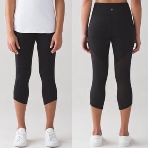 Lululemon Deep Breath Crop Dotted Lace Mesh 21”